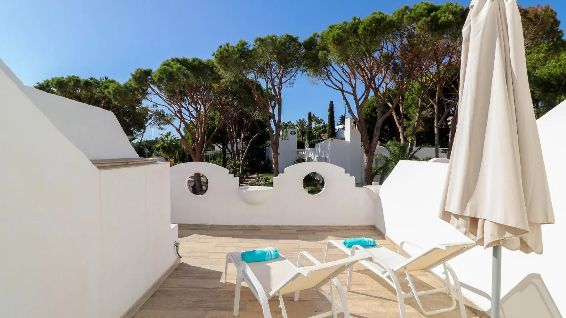 2Bed Townhouse - Reserva De Marbella 0*,  Spain